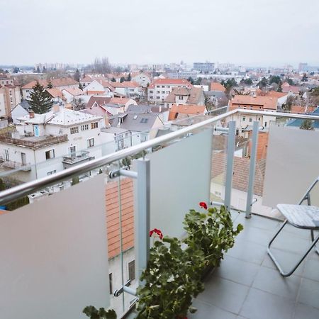 Design Apartment, The City Centre Close To The Health Spa Piestany Bagian luar foto