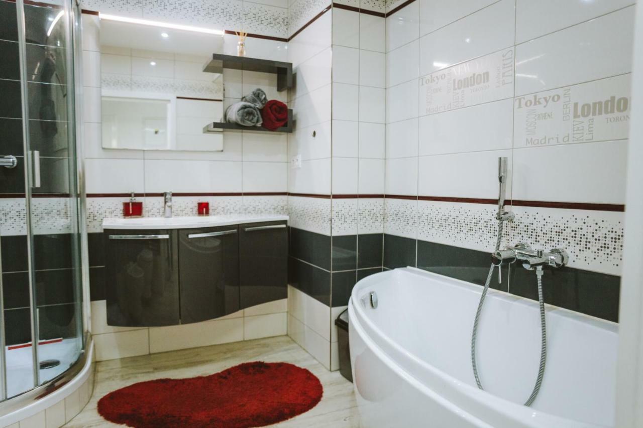 Design Apartment, The City Centre Close To The Health Spa Piestany Bagian luar foto