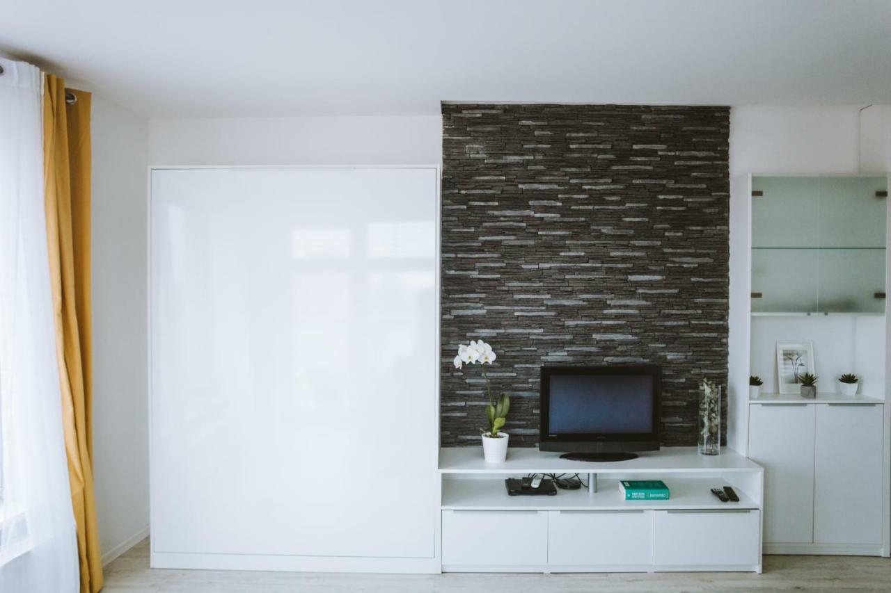 Design Apartment, The City Centre Close To The Health Spa Piestany Bagian luar foto
