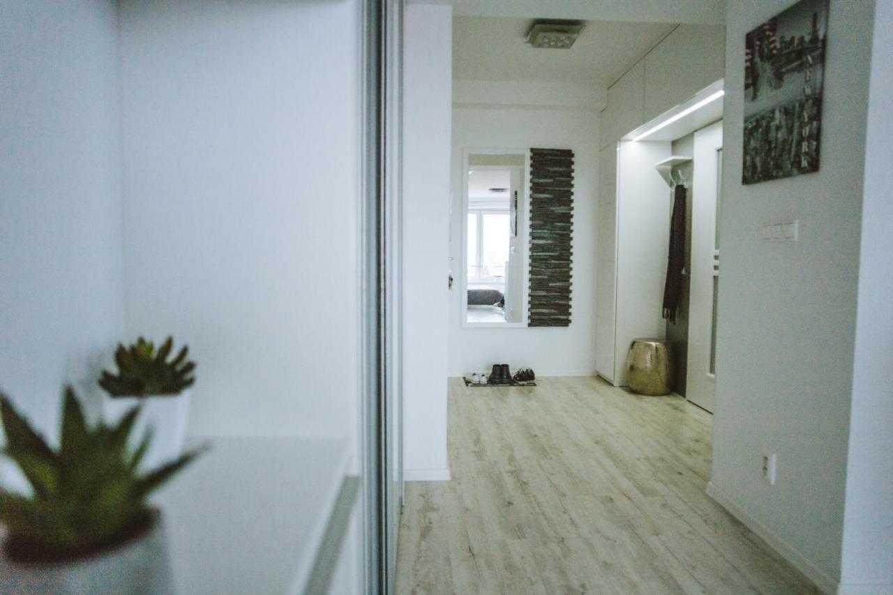 Design Apartment, The City Centre Close To The Health Spa Piestany Bagian luar foto
